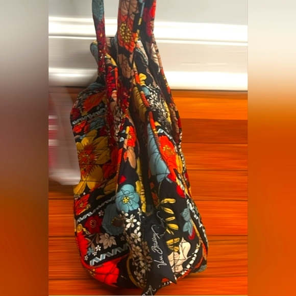 VERA BRADLEY FLORAL SHOULDER BAG-EUC - Picture 2 of 13